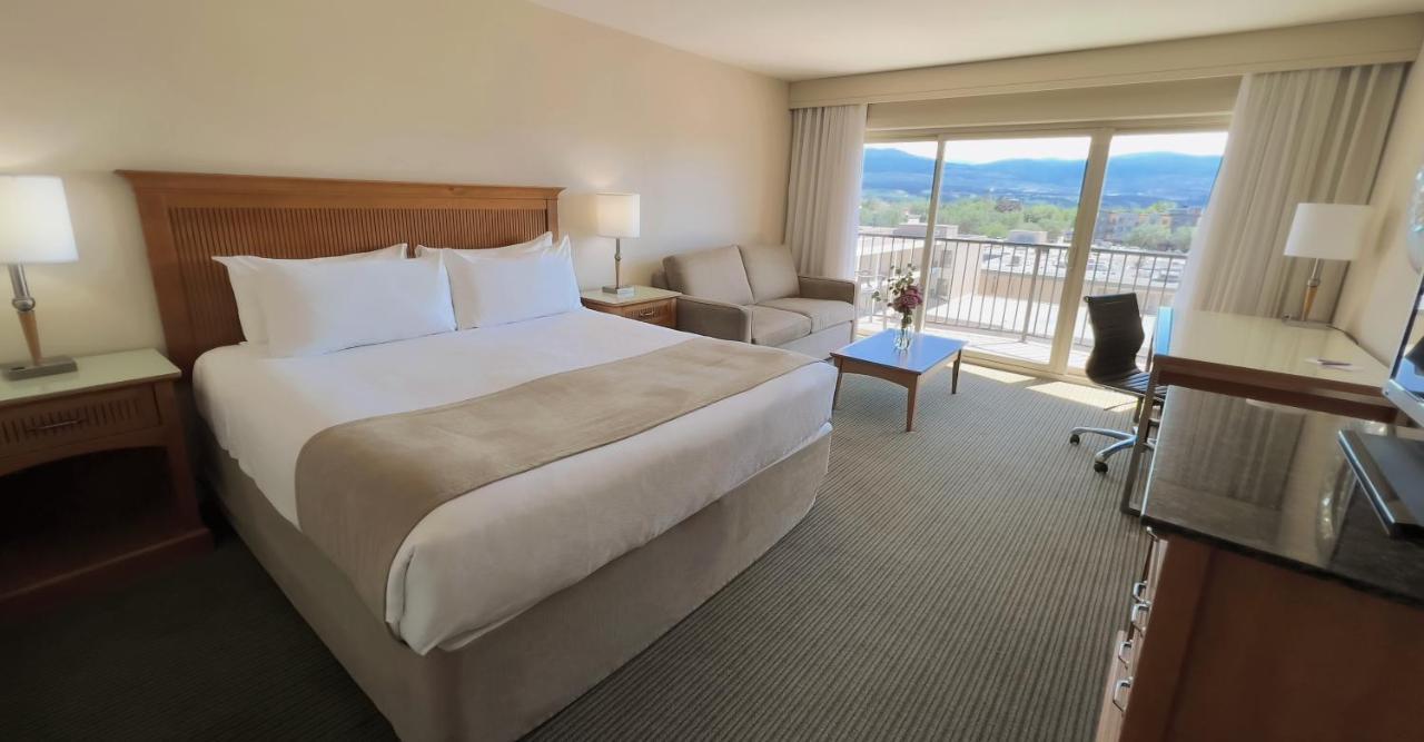 Hotel Coast Capri Kelowna