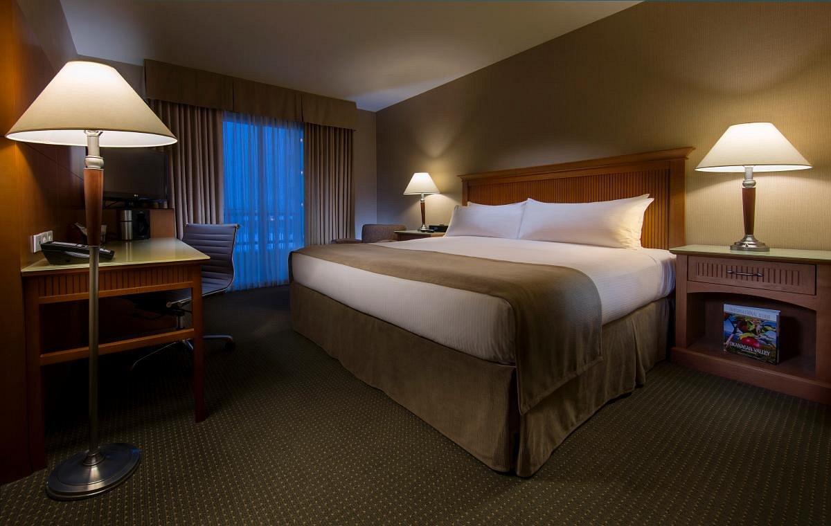 Hotel Coast Capri Kelowna