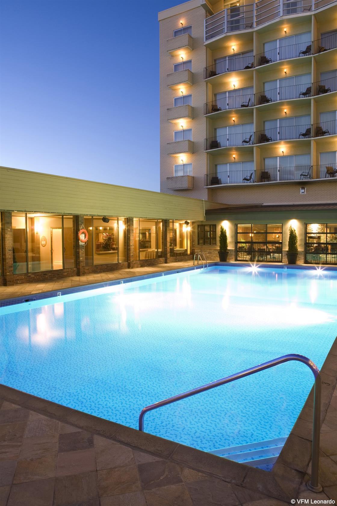 Hotel Coast Capri Kelowna